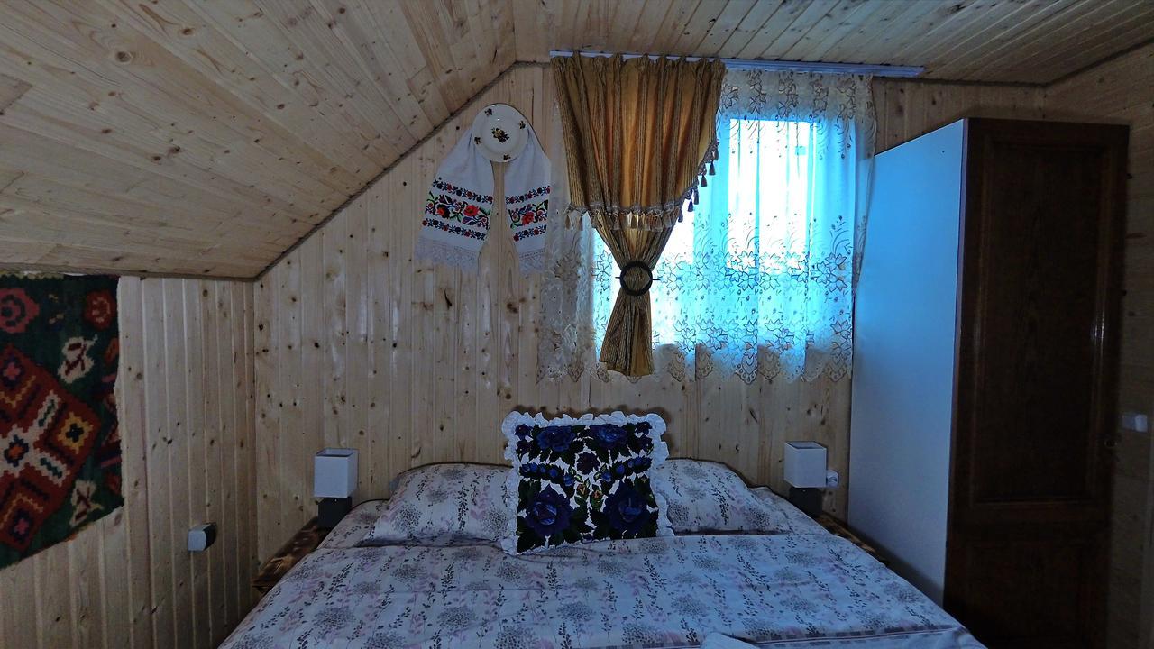 Pensiunea Lore&Sara Satu Sugatag Екстер'єр фото